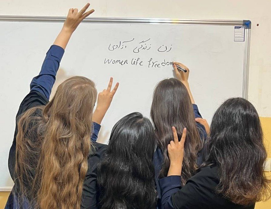 «Asesinadas por un pañuelo, ¿cuánta más humillación?»