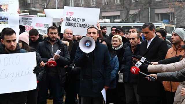 Protesta frente a las oficinas de la ONU en Armenia por el bloqueo de Nagorno Karabaj