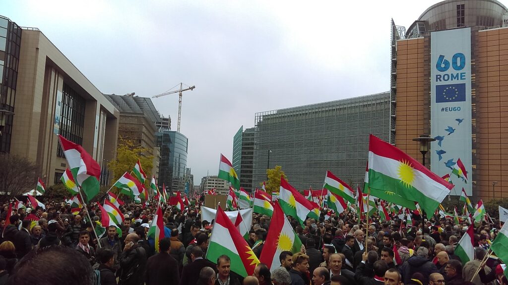 Manifestación en apoyo a la independencia del Kurdistán iraquí en la Plaza Schuman, Bruselas, 25 de octubre de 2017