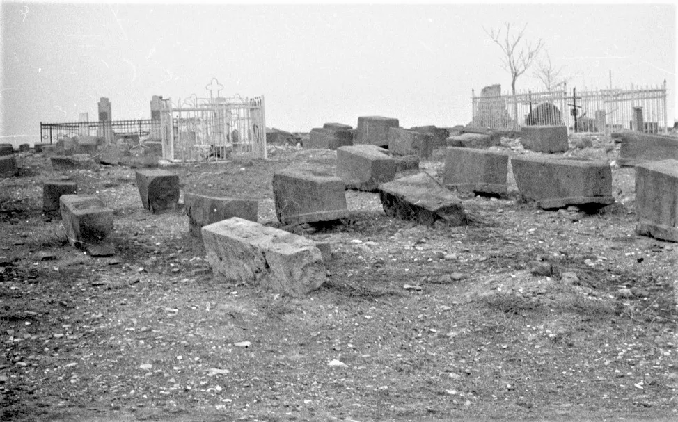 El ahora destruido Nuevo Cementerio Armenio de Najicheván (imagen © Archivo Argam Ayvazyan)