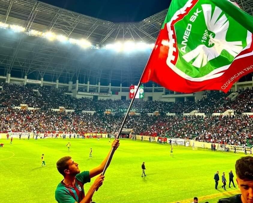 El estadio como fortaleza: Amedspor, identidad kurda y resistencia en Turquía
